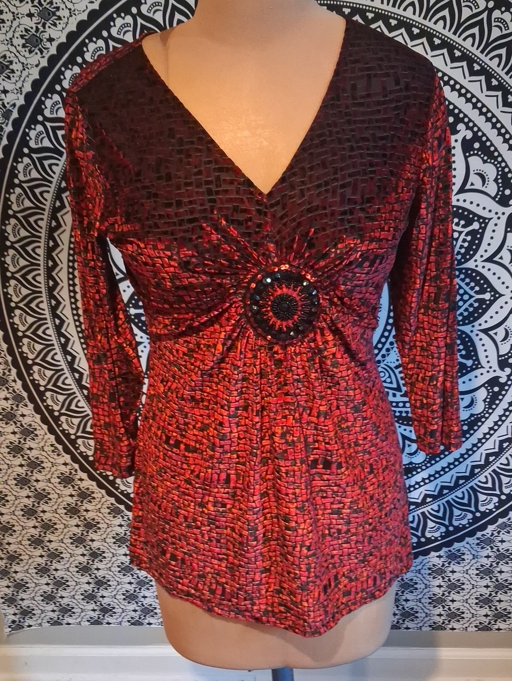Roz & Ali Red and Black V-Neck Long Sleeve Top with Beaded Medallion